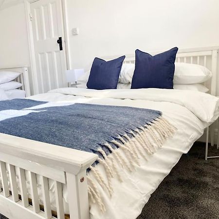 Charming Seaside Cottage In Leigh-On-Sea Southend-on-Sea Eksteriør bilde