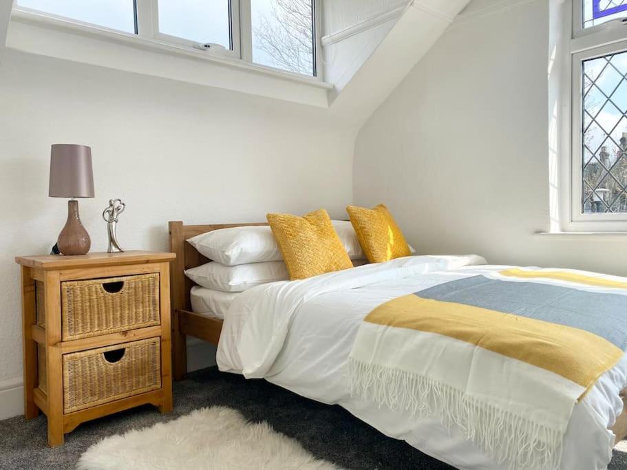 Charming Seaside Cottage In Leigh-On-Sea Southend-on-Sea Eksteriør bilde