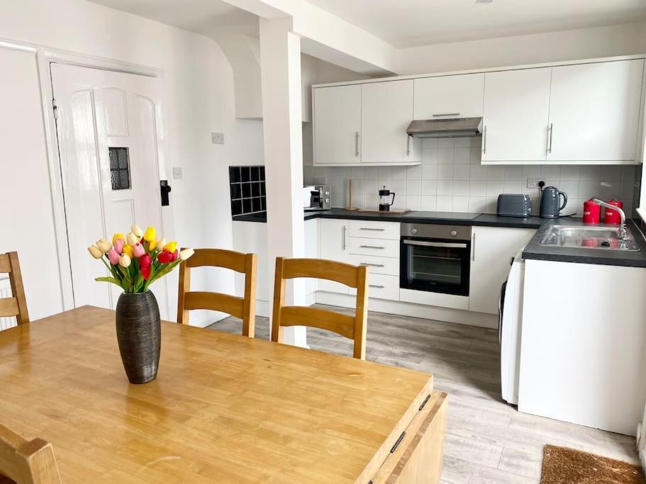 Charming Seaside Cottage In Leigh-On-Sea Southend-on-Sea Eksteriør bilde