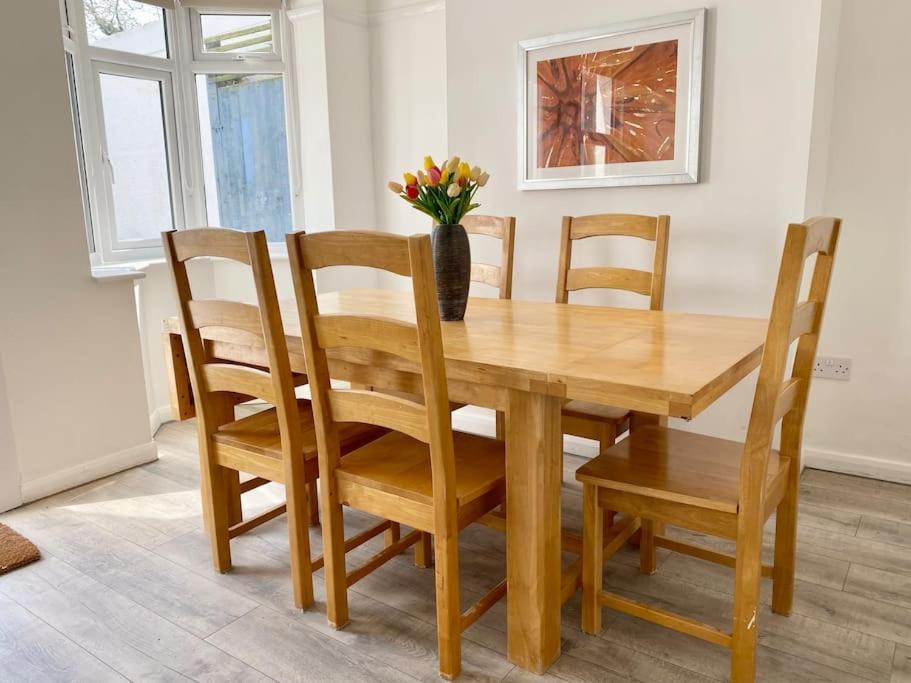 Charming Seaside Cottage In Leigh-On-Sea Southend-on-Sea Eksteriør bilde